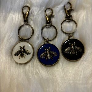 35mm Upcycle Zipper Pull Bee Charm/Keychain - White, Blue, or Black